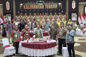SEMINAR : Sekretaris Daerah (Sekda) Kalteng, Nuryakin menghadiri acara Ramah Tamah Bersama Peserta Seminar dan Rapat Tahunan Asosiasi Profesi Teknologi Agroindustri (APTA) Tahun 2023, yang diselenggarakan oleh Universitas Palangka Raya (UPR), bertempat di Aula Jayang Tingang (AJT) Lt. II Kantor Gubernur Kalteng, Rabu (8/11/2023). (FOTO:ARDI)