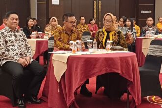 RAKOR : Staf Ahli (Sahli) Gubernur Bidang Pemerintahan, Hukum dan Politik Herson B. Aden menghadiri Rapat Koordinasi Teknis Penyusunan Pelaporan Penyelenggaraan Pemerintahan Daerah Provinsi Tahun 2023,Kamis (9/11/2023). (foto:ardi)