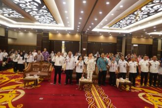 RAKOR : Ketua TP PKK Kalteng, Ivo Sugianto Sabran buka Rapat Koordinasi (Rakor) Pokjanal Posyandu Tingkat Provinsi Kalteng tahun 2023, yang diselenggarakan di Hotel Best Western Palangka Raya, Rabu (6/12/2023). (FOTO:MMC)