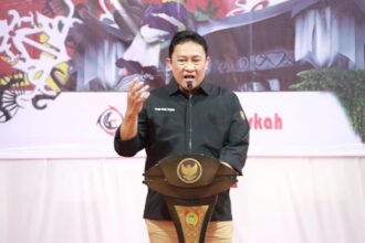 JAMBORE UMKM : Wakil Gubernur Kalimantan Tengah (Kalteng) H. Edy Pratowo membuka secara resmi Jambore UMKM (Usaha Mikro Kecil Menengah) Wilayah Timur Prov. Kalteng Tahun 2023, di GPU Jaro Pirarahan Jl. Pahlawan No. 36 Buntok, Kabupaten Barito Selatan, Sabtu (9/12/2023). (foto:mmc)