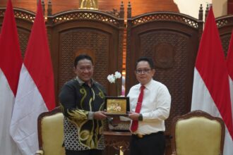 KUNKER : Wagub Kalteng, Edy Pratowo saat bertemu Pj Gubernur Jawa Timur, Adhy Karyono, Kamis (22/2/2024). (foto:MMC)