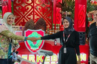 Disbun Prov. Kalteng Raih Juara Terbaik I Kategori Stand Terfavorit.