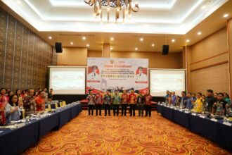 Wakil Gubernur (Wagub) Kalteng H Edy Pratowobuka Rapat Tim Evaluasi Pengawasan Realisasi Anggaran (TEPRA) Triwulan I Tahun 2024, di M Bahalap Hotel Palangka Raya, Kamis (25/4/2024).