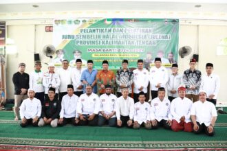 Wakil Gubernur Kalimantan Tengah (Kalteng), H. Edy Pratowo membuka secara resmi Pelatihan Juru Sembelih Halal Se-Kalteng, bertempat di Masjid Darut Taqwa Kalampangan dan RPH Kalampangan Palangka Raya, Minggu (28/4/2024).