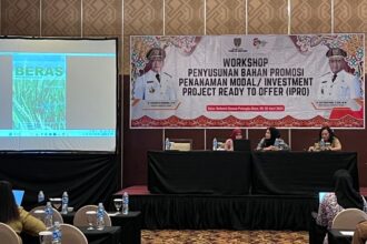 Dinas Penanaman Modal dan Pelayanan Terpadu Satu Pintu Provinsi Kalimantan Tengah (DPMPTSP Prov. Kalteng) melaksanakan Workshop Penyusunan Bahan Promosi Penanaman Modal / Investment Project Ready to Offer (IPRO), di Swiss-Belhotel Danum, Palangka Raya, Selasa (30/4/2024).
