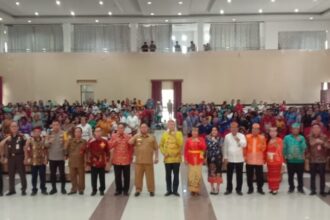 Staf Ahli (Sahli) Gubernur Kalteng Bidang Ekonomi, Keuangan dan Pembangunan Yuas Elko mewakili Gubernur hadiri Dharma Santi Nyepi Umum Tahun Baru Saka Kabupaten Katingan Tahun 2024, di Gedung Salawah Kabupaten Katingan, Selasa (30/4/2024).