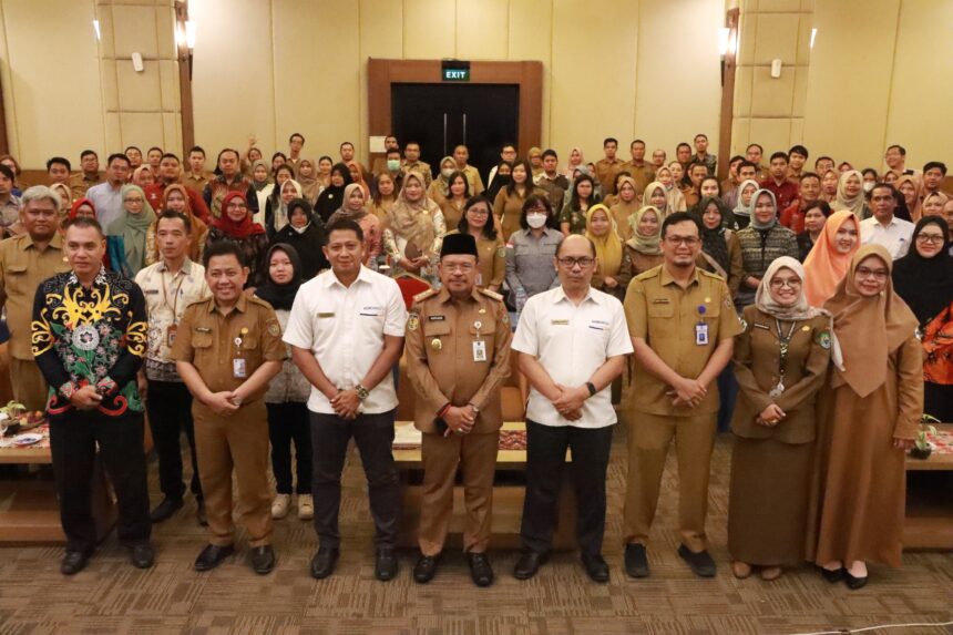BIMTEK : Sekretaris Daerah Provinsi Kalimantan Tengah (Kalteng), Nuryakin membuka secara resmi Bimbingan Teknis (Bimtek) Badan Layanan Umum Daerah (BLUD) Puskesmas Se- Prov. Kalteng, bertempat di Hotel Luwansa Palangka Raya, Senin (24/6/2024). (foto:mmc)