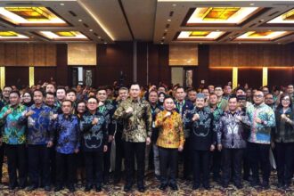 HADIRI : Gubernur Kalimantan Tengah (Kalteng), Sugianto Sabran mengapresiasi agenda tahunan Borneo Forum yang diadakan oleh GAPKI Regional Kalimantan,di Swiss Bell Hotel, Jumat (28/6/2024). (foto:mmc)