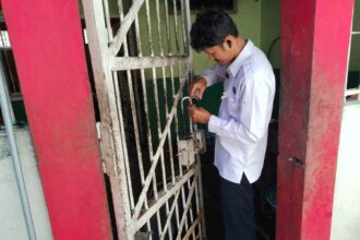 CEK KONDISI : Lembaga Pemasyarakatan Kelas IIB Sampit selalu berusaha dalam memastikan kondisi di dalam Lapas selalu aman dan kondusif, di Lapas Sampit, Rabu (14/8/2024). (foto:meldy)