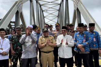 Jembatan Pasar Senin, di Desa Anjir Serapat Tengah KM 11 Kecamatan Kapuas Timur Kabupaten Kapuas. (foto:Sri)
