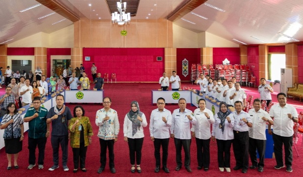 Foto bersama di Aula Rahan, Gedung Rektorat Universitas Palangka Raya (Foto : Ist)