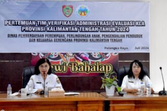 Dinas Pemberdayaan Perempuan, Perlindungan Anak, Pengendalian Penduduk dan Keluarga Berencana (DP3APPKB) Prov. Kalteng melaksanakan kegiatan Pertemuan Tim Verifikasi Administrasi Evaluasi KLA (Kota/Kabupaten Layak Anak) Provinsi Kalimantan Tengah Tahun 2024, di Aula Bawi Bahalap Dinas P3APPKB Provinsi Kalimantan Tengah, Rabu (31/7/2024).