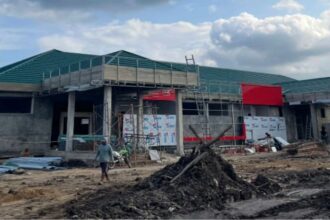 FASILITAS KESEHATAN - Gedung RS Pratama Katingan Kuala sedang dalam masa pengerjaan oleh pelaksana kegiatan fisik.