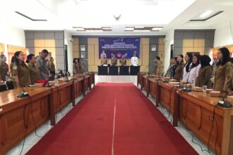 KEGIATAN: Dinas Pemberdayaan Perempuan, Perlindungan Anak, Pengendalian Penduduk dan Keluarga Berencana (DP3AP2) Kabupaten Katingan menggelar Kegiatan Diseminasi Hasil Audit Kasus Stunting Kabupaten Katingan Tahun 2024 di Aula Lantai I Bappedalitbang setempat, Selasa (22/10/2024). (foto:saleh)