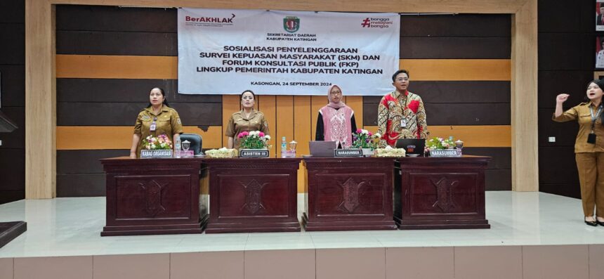 KONSULTASI PUBLIK - Pemerintah Kabupaten Katingan menggelar Sosialisasi Penyelenggaraan Survei Kepuasan Masyarakat (SKM) dan Forum Konsultasi Publik (FKP) di Aula Kantor Bappedalitbang setempat, Selasa (24/9/2024).