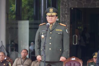Wakil Gubernur Kalimantan Tengah (Kalteng) H. Edy Pratowo pimpin Upacara Peringatan Hari Ulang Tahun Polisi Kehutanan ke-58 Lingkup Wilayah Prov. Kalteng Tahun 2025, bertempat di Halaman Kantor Dinas Kehutanan Prov. Kalteng, Senin (20/01/2025).