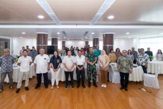 Pusat Pengembangan IPTEK dan Inovasi Gambut (PPIIG) Universitas Palangka Raya (UPR) bersama para mitra pembangunan sukses menggelar “Dialog Awal Tahun: Update Karbon Kalimantan Tengah 2025”, di Executive Lounge, Lantai 7 Gedung PPIIG UPR