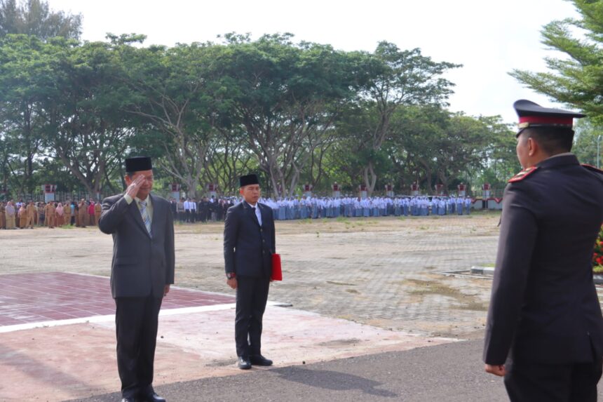 Pemerintah Daerah Kabupaten Seruyan menggelar Upacara bersama yang dilaksanakan di halaman Kantor Bupati Seruyan, Selasa, (1/10/2024).