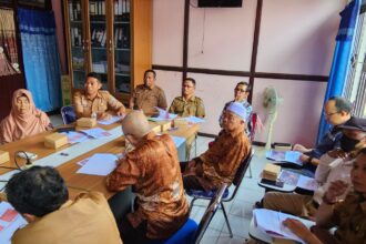 Pemerintah Kabupaten Seruyan  menggelar kegiatan Forum Konsultasi Publik Monitoring dan Evaluasi atas pelaksanaan Standar Pelayanan  2024 di Aula Rapat Dinas Kependudukan dan Catatan Sipil Kabupaten Seruyan, Senin (7/10/2024).