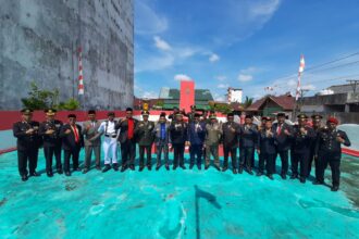 Dalam rangka memperingati Hari Pahlawan 2024, Penjabat (Pj) Bupati Seruyan, yang diwakili oleh Pj Sekretaris Daerah, Bahrun Abbas, menghadiri upacara ziarah dan tabur bunga di Taman Makam Pahlawan Pasir Kencana, Minggu, (10/11/ 2024).