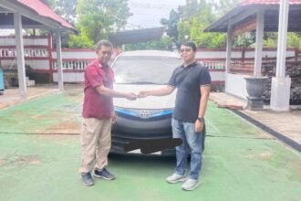 TERIMA BARBUK : Rupbasan Kelas I Palangka Raya menerima barang bukti (barbuk) berupa satu unit mobil merk Toyota Avanza yang diserahkan oleh Direktorat Reserse Narkoba Polda Kalimantan Tengah, Kamis (16/1/2025). (foto:sisy)