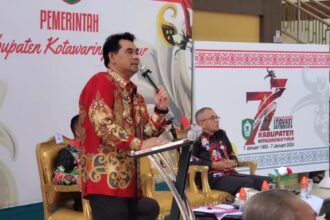 Kepala desa di Kabupaten Kotawaringin Timur (Kotim) diingatkan untuk selalu menjaga netralitasnya dalam pemilihan kepala daerah serentak.