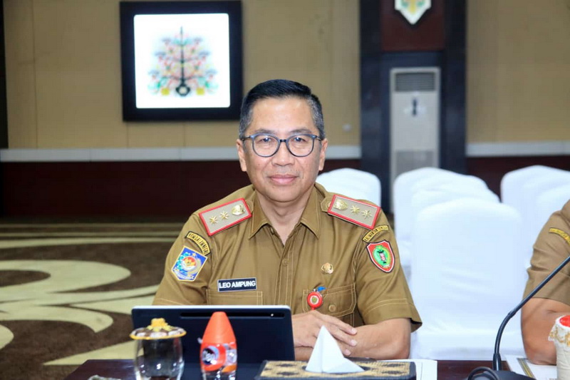 Kepala Badan Perencanaan Pembangunan, Riset dan Inovasi Daerah (BAPPERIDA) Provinsi Kalimantan Tengah, Leonard S. Ampung, menghadiri rapat koordinasi yang melibatkan seluruh pejabat JPT Pratama di lingkungan Pemerintah Provinsi Kalimantan Tengah
