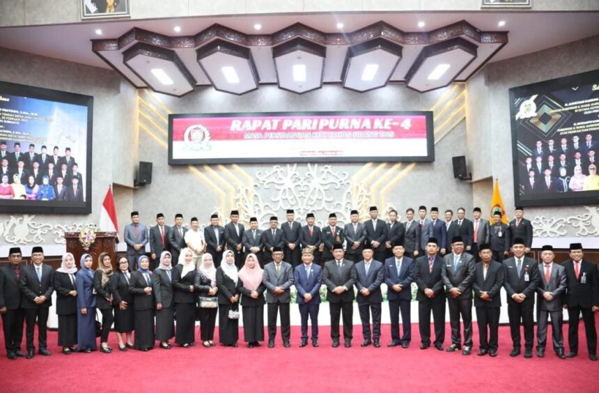 PARIPURNA : Gubernur Kalteng H Agustiar Sabran hadiri Rapat Paripurna (Rapur) Ke-4 Masa Persidangan II Tahun Sidang 2025, di Ruang Rapat Paripurna DPRD Prov Kalteng, Rabu (5/3/2025). (foto:ist)