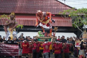 Pertunjukan salah satu peserta pawai Ogoh-Ogoh