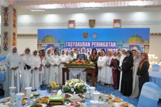 SYUKURAN : Ketua TP PKK Kalteng Aisyah Thisia Agustiar Sabran mengadakan syukuran dan buka puasa bersama Istri Forkopimda, di Istana Isen Mulang, Rumah Jabatan Gubernur Kalteng, Jumat (28/3/2025).  (foto:mmc)
