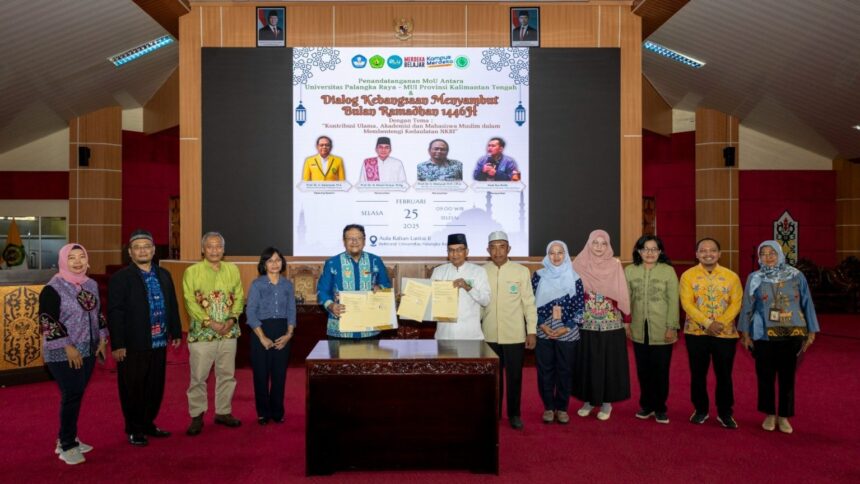 Dalam rangka meningkatkan kapasitas mahasiswa di bidang keagamaan. Universitas Palangka Raya (UPR) bersama Majelis Ulama Indonesia (MUI) Kalimantan Tengah menandatangani Memorandum of Understanding (MoU) serta Perjanjian Kerja Sama, Selasa (4/3/2025).