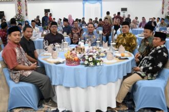 DUKUNGAN : Gubernur Kalteng H Agustiar Sabran gelar Welcome Dinner bersama Tim Asesor Badan Akreditasi Nasional Perguruan Tinggi (BAN PT), di Istana Isen Mulang, Rumah Jabatan Gubernur Kalteng, Rabu (16/4/2025). (foto:ist)