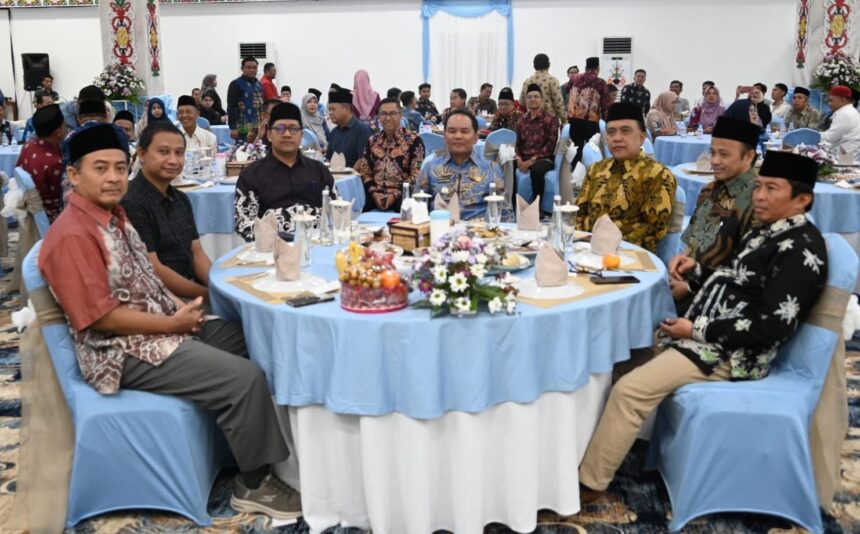 DUKUNGAN : Gubernur Kalteng H Agustiar Sabran gelar Welcome Dinner bersama Tim Asesor Badan Akreditasi Nasional Perguruan Tinggi (BAN PT), di Istana Isen Mulang, Rumah Jabatan Gubernur Kalteng, Rabu (16/4/2025). (foto:ist)