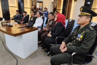 Gubernur Kalimantan Tengah (Kalteng) H. Agustiar Sabran mengikuti Upacara Peringatan Hari Otonomi Daerah (Otda) Ke XXIX Tahun 2025 yang dipimpin langsung oleh Wakil Menteri Dalam Negeri (Mendagri) Republik Indonesia (RI), Jumat (25/04/2025).