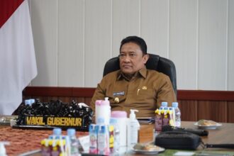 PERSIAPAN APEL : Wakil Gubernur Kalimantan Tengah (Kalteng) H. Edy Pratowo bersama-sama dengan Unsur Forkopimda menghadiri secara virtual Apel Kesiapsiagaan Penanganan Karhutla Nasional Tahun 2025 dari Ruang Rapat Wakil Gubernur Kalteng, Selasa (29/04/2025). (foto:ist)
