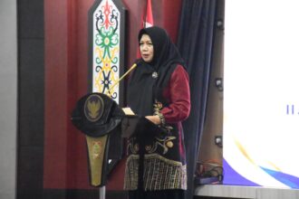 HADIRI : Asisten Perekonomian dan Pembangunan (Ekobang), Sri Widanarni hadir mewakili Gubernur dalam acara Pelantikan Pengurus Koordinator Cabang (PKC) Pergerakan Mahasiswa Islam Indonesia (PMII) Kalimantan Tengah (Kalteng) Masa Khidmat 2025-2027, di Aula Jayang Tingang, Lantai I Kantor Gubernur, Minggu (20/4/2025) sore. (foto:ist)