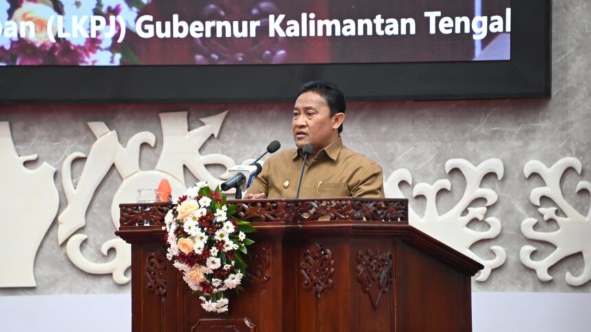 HADIRI : Wakil Gubernur Kalimantan Tengah (Kalteng), H. Edy Pratowo menghadiri Rapat Paripurna ke - 10 (Penutupan) Masa Persidangan II Tahun Sidang 2025 sekaligus Rapat Paripurna ke - 1 (Pembukaan) Masa Persidangan III Tahun Sidang 2025, bertempat di Ruang Rapat Paripurna DPRD Prov. Kalteng, Senin (05/05/2025). (foto:mmc)