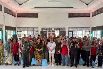 Gubernur Kalimantan Tengah (Kalteng) H. Agustiar Sabran melakukan Anjangsana ke Panti Sosial Tresna Werdha Sinta Rangkang, Kamis (8/5/2025).