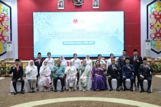 Gubernur Kalteng H Agustiar Sabran lantik Pengurus Dewan Kerajinan Nasional Daerah (Dekranasda) Masa Bakti 2025-2030 dan Pengurus Tim Pembina Posyandu Masa Bakti 2025-2029 Tingkat Provinsi Kalteng, di Aula Jayang Tingang, Kantor Gubernur Kalteng, Kamis (8/5/2025). 