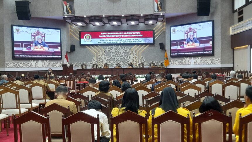Suasana rapat paripurna di Gedung DPRD Provinsi Kalteng (Foto : Pri)