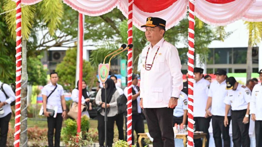 Gubernur Kalimantan Tengah, H. Agustiar Sabran memimpin Apel Kesiapsiagaan Pengendalian dan Penanggulangan Kebakaran Hutan dan Lahan (Karhutla) Tingkat Provinsi Kalimantan Tengah, yang berlangsung di Halaman Kantor Gubernur Kalteng, Rabu (28/5/2025).