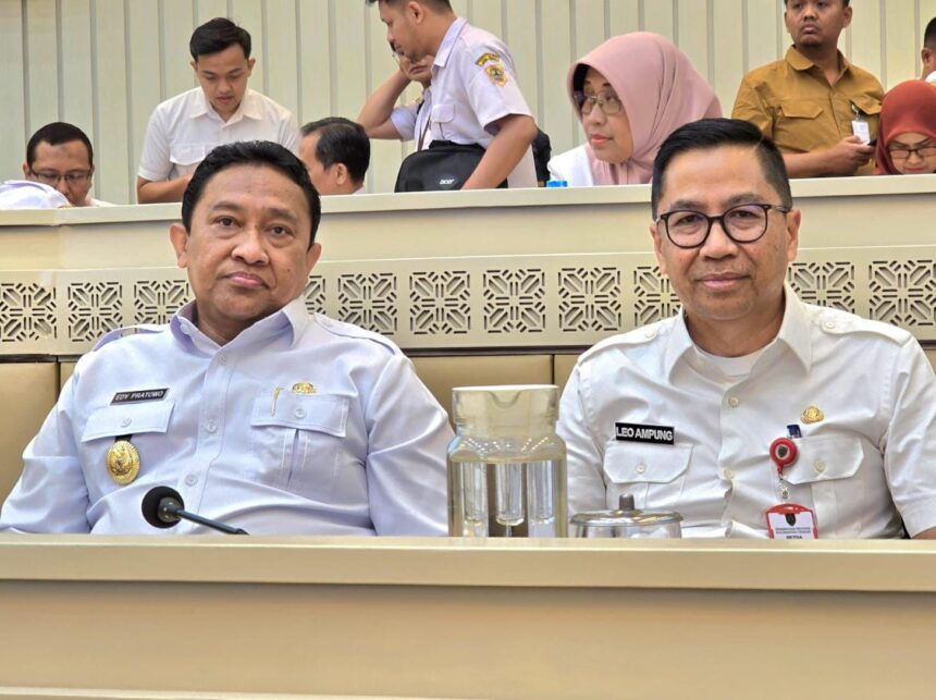 Wakil Gubernur H. Edy Pratowo dan Plt. Sekda Leonard S. Ampung hadiri Rapat Kerja serta Rapat Dengar Pendapat (RDP) dengan Komisi II Dewan Perwakilan Rakyat Republik Indonesia (DPR RI)