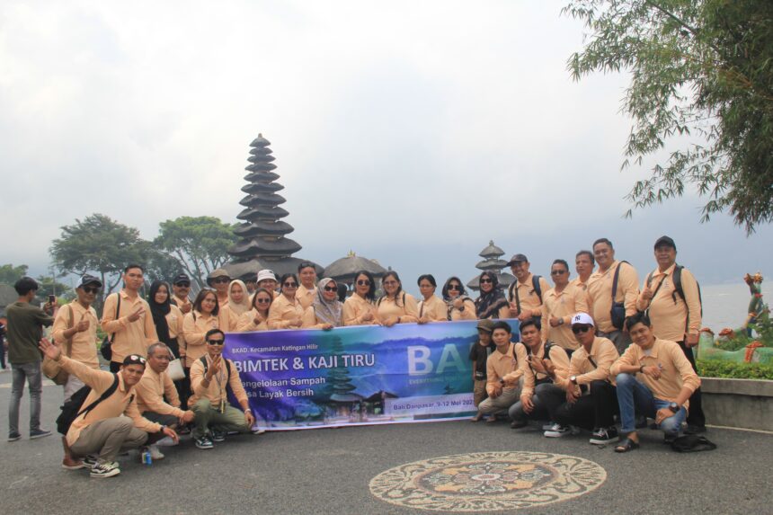 BKAD Katingan Hilir saat mengikuti bimbingan teknis dan kaji tiru pengelolaan sampah di Desa Penglipuran, Bali
