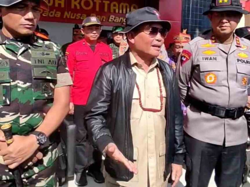 WAWANCARA : Gubernur Kalteng, Agustiar Sabran bersama Kapolda Kalteng, Irjen Iwan Kurniawan saat diwawancarai, Jumat (16/5/2025).