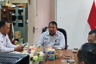 Kepala Kantor Wilayah (Kakanwil) Direktorat Jenderal Pemasyatakatan (Ditjenpas) Kalimantan Tengah, I Putu Murdiana beserta jajaran mengikuti pembukaan kegiatan Focus Group Discussion (FGD) Evaluasi Pembangunan Zona Integritas (ZI) menuju Wilayah Bebas dari Korupsi (WBK) dan Wilayah Birokrasi Bersih dan Melayani (WBBM) di lingkungan Kementerian Imigrasi dan Pemasyarakatan (Kemenimipas) tahun 2025 yang dilaksanakan secara virtual, Senin (19/5/2025).