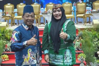 Wakil Ketua I Dewan Perwakilan Rakyat Daerah (DPRD) Kabupaten Murung Raya (Mura). Dina Maulidah, S.H.I bersama Bupati Mura, Heriyus.