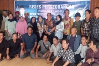 Foto bersama saat reses di Desa Tarusan, Kabupaten Barito Selatan (Foto : Ist)
