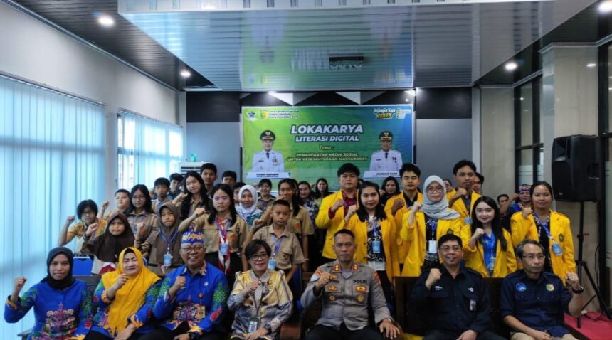 Foto bersama saat kegiatan Lokakarya Literasi Digital yang digelar Dispursip Kota Palangka Raya (Foto : Ist)