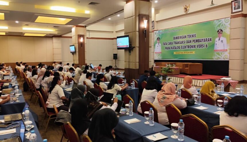 Bimtek Tata Cara Transaksi dan Pembayaran pada Katalog Elektronik Versi Enam Tahun 2025, di Ballroom Hotel Luwansa Palangka Raya (Foto : Ist)