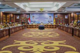 Rapat Tim Evaluasi dan Pengawasan Realisasi Anggaran Triwulan II Tahun 2025 di Aula Eka Hapakat, Lantai III Kantor Gubernur Kalteng (Foto : Ist)